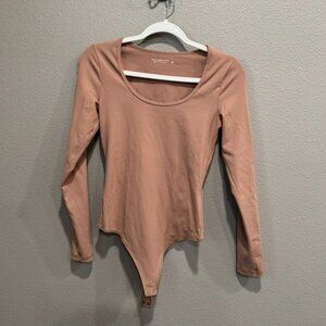 Abercrombie Soft A&F Long Sleep Scoop Neck Bodysuit (Camel, S)